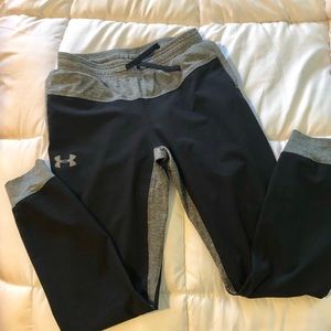 Boys M Under Armour Soccer- Lightweight!